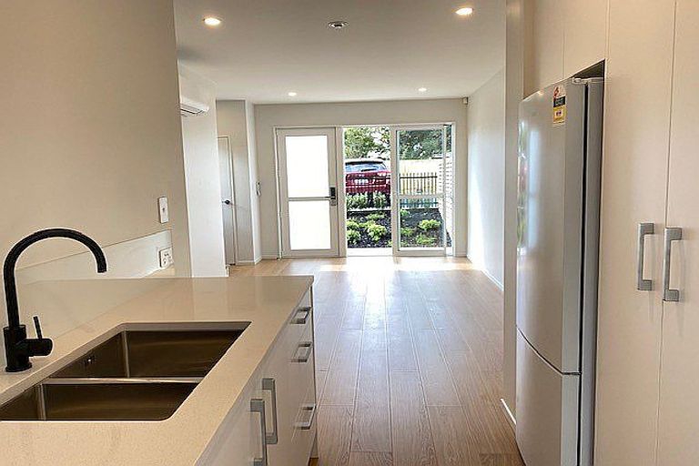 Photo of property in 9/20 James Laurie Street, Henderson, Auckland, 0612