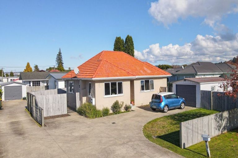 Photo of property in 11 Cochrane Street, Fairy Springs, Rotorua, 3015