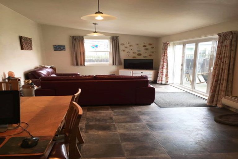 Photo of property in 74 Edward Avenue, Edgeware, Christchurch, 8013