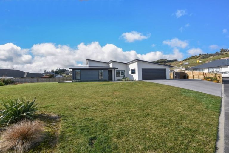 Photo of property in 25 Heathfield Drive, Mosgiel, 9024