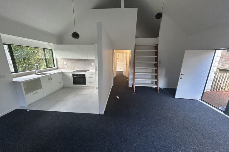 Photo of property in 5 Lysander Crescent, Beach Haven, Auckland, 0626