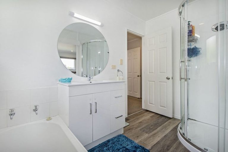 Photo of property in 32 Ridgeway Drive, Te Kamo, Whangarei, 0112