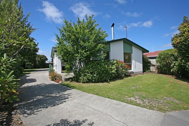 Photo of property in 38 Camberwell Place, Avonhead, Christchurch, 8042