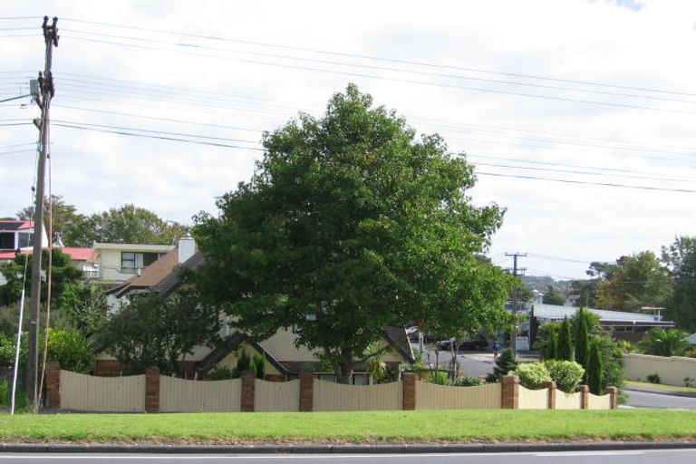 Photo of property in 1/274 East Coast Road, Forrest Hill, Auckland, 0620