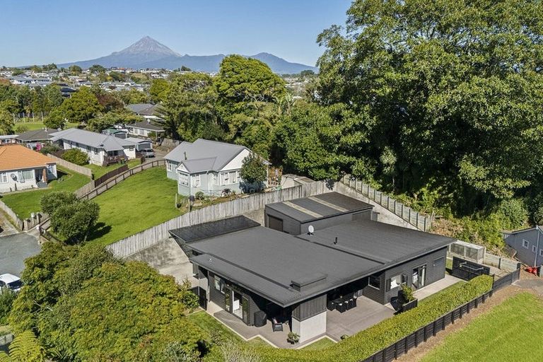 Photo of property in 14e Clinton Street, Fitzroy, New Plymouth, 4312