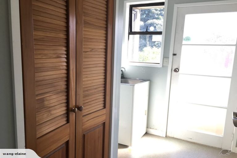 Photo of property in 1/66 Hogans Road, Glenfield, Auckland, 0629