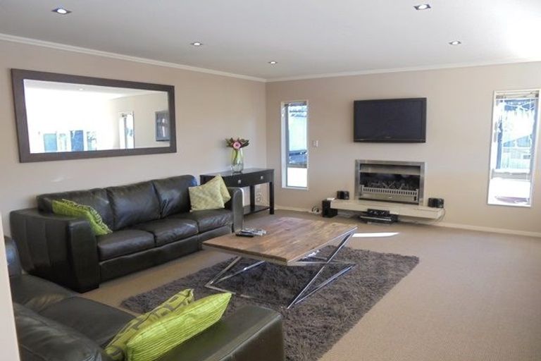Photo of property in 19 Hawaiian Parade, Arkles Bay, Whangaparaoa, 0932
