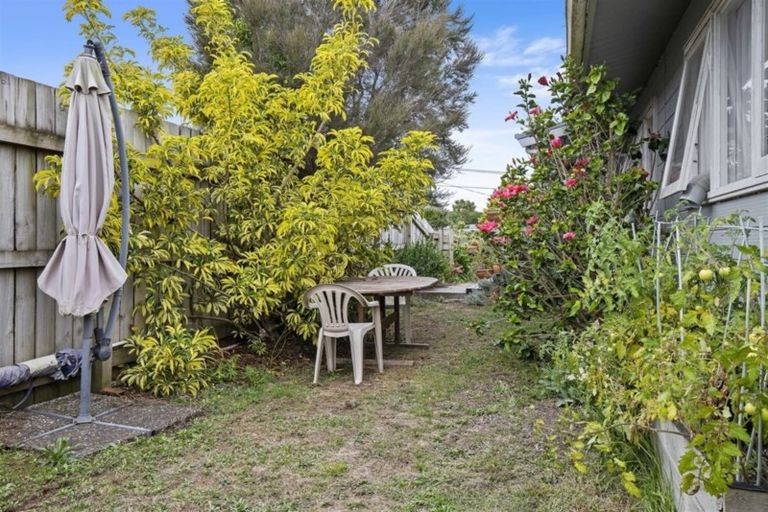 Photo of property in 19 Stonehurst Avenue, Waiuku, 2123