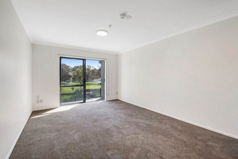 Photo of property in 2b/25 Weranui Road, Waiwera, Orewa, 0994