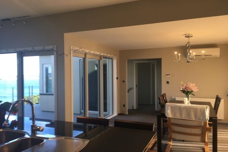 Photo of property in 58 Tamworth Crescent, Newlands, Wellington, 6037