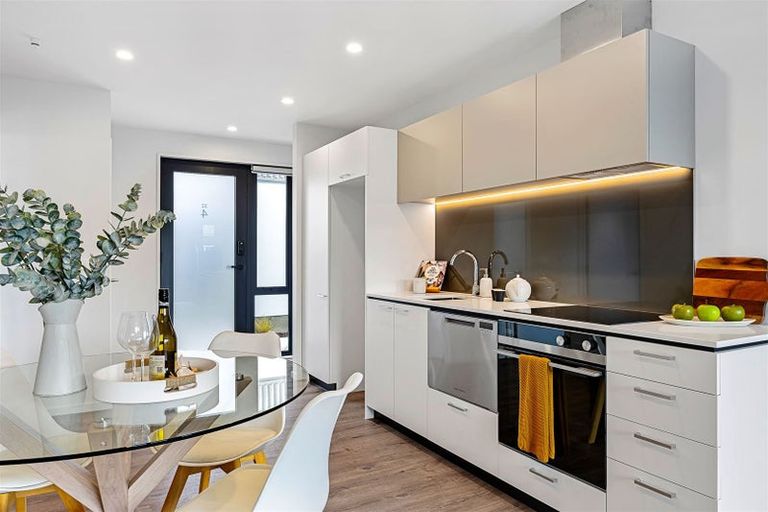 Photo of property in 4/32 Frederick Street, Waltham, Christchurch, 8011