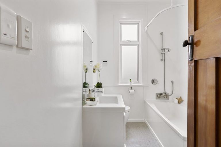 Photo of property in 75 Kauri Street, Miramar, Wellington, 6022