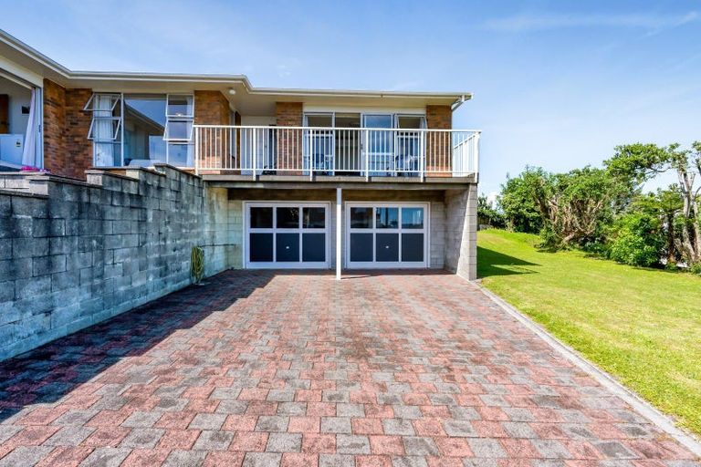 Photo of property in 16 Darwin Crescent, Spotswood, New Plymouth, 4310