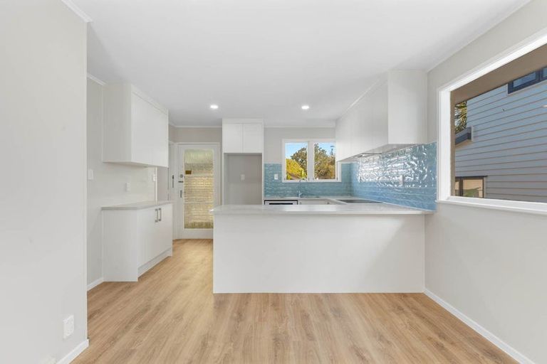 Photo of property in 76 Salamanca Road, Sunnynook, Auckland, 0620