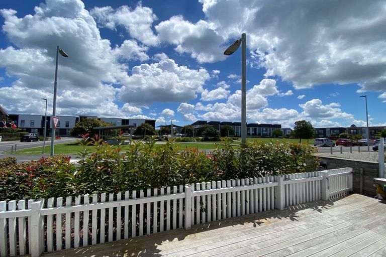 Photo of property in 1 Rangihina Road, Hobsonville, Auckland, 0616