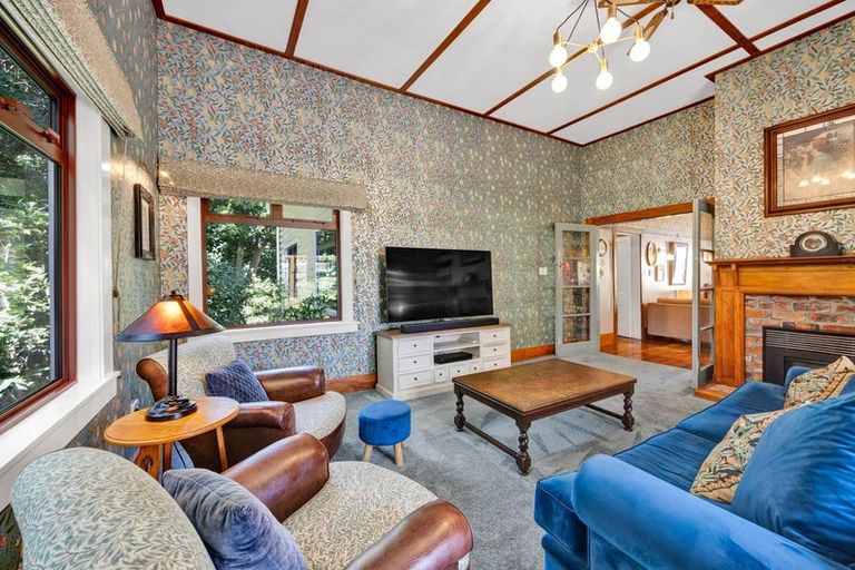 Photo of property in 23 Gibson Place, Patea, 4520