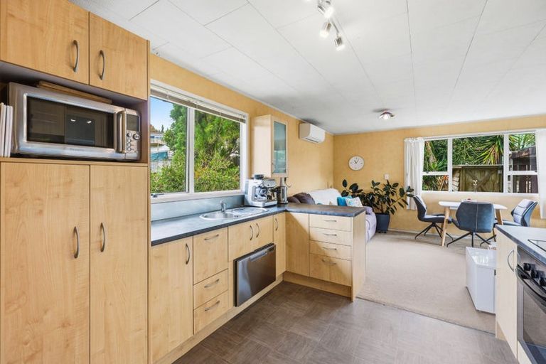 Photo of property in 74 Reynella Drive, Massey, Auckland, 0614
