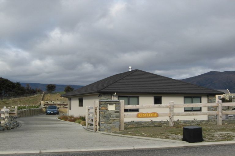 Photo of property in 16 Minaret Ridge, Wanaka, 9305