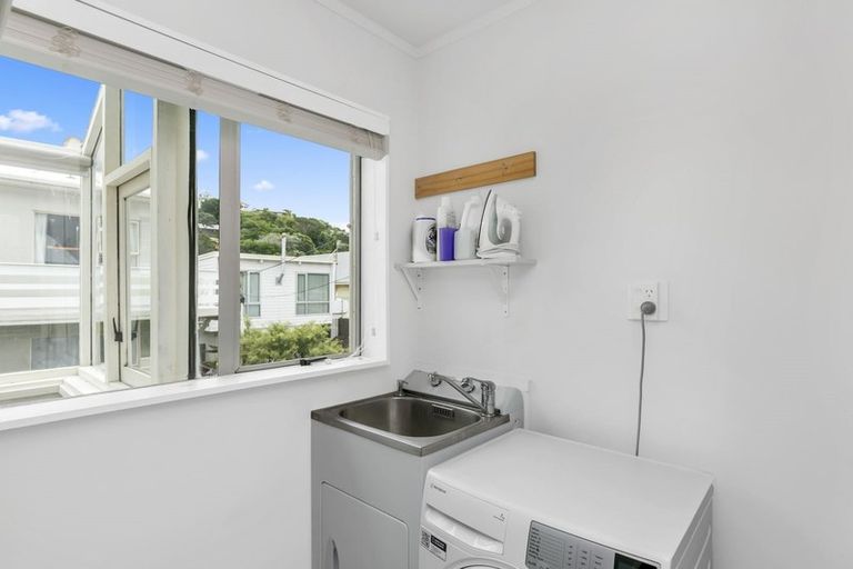Photo of property in 280 The Esplanade, Island Bay, Wellington, 6023