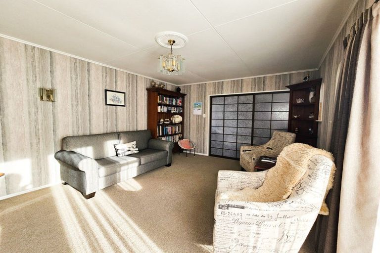 Photo of property in 19 Skerman Street, Marton, 4710