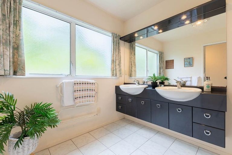 Photo of property in 37 Rosetta Road, Raumati South, Paraparaumu, 5032