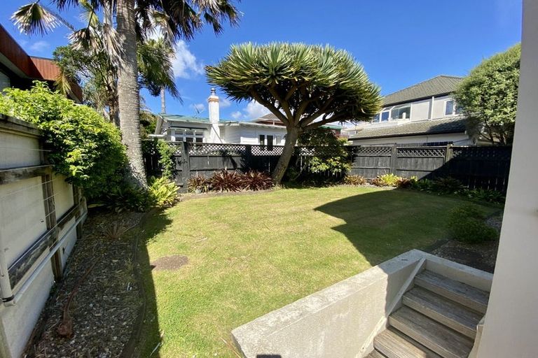 Photo of property in 1/43 Castor Bay Road, Castor Bay, Auckland, 0620