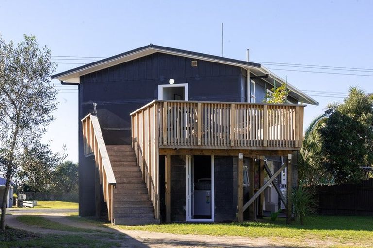 Photo of property in 262 Seaforth Road, Waihi Beach, 3611