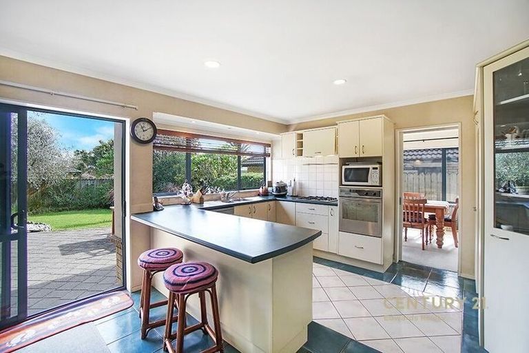 Photo of property in 21 Macnean Drive, East Tamaki Heights, Auckland, 2016