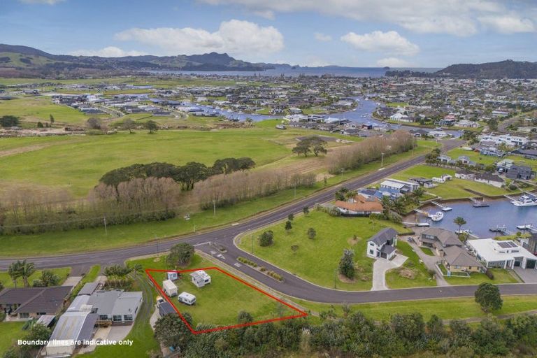 Photo of property in 1 Hei Esplanade, Whitianga, 3510