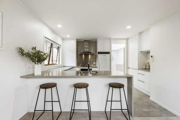 Photo of property in 127 Mellons Bay Road, Mellons Bay, Auckland, 2014