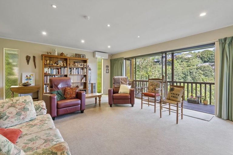 Photo of property in 2 Waterford Drive, Churton Park, Wellington, 6037