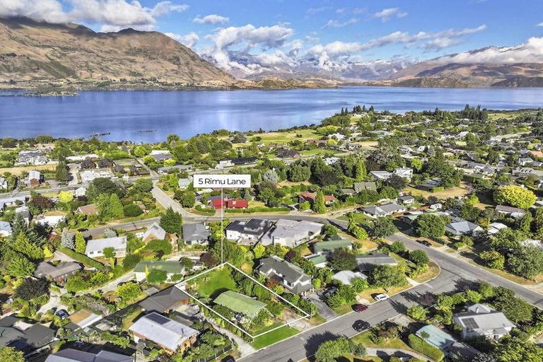 Photo of property in 5 Rimu Lane, Wanaka, 9305