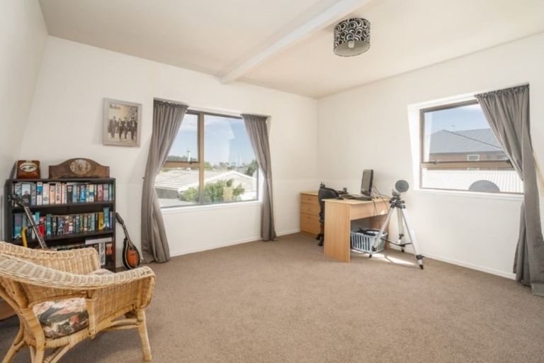 Photo of property in 524 Marine Parade, South New Brighton, Christchurch, 8062