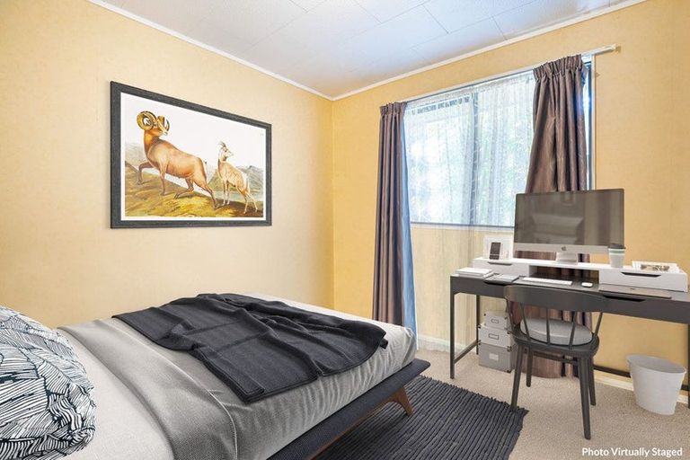 Photo of property in 64 Meadowvale Rise, Titirangi, Auckland, 0604