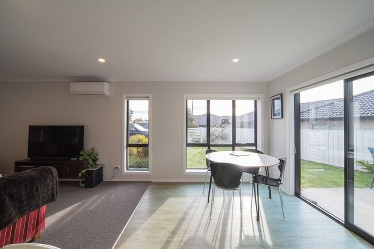 Photo of property in 12 Emmadale Lane, Hamilton East, Hamilton, 3216