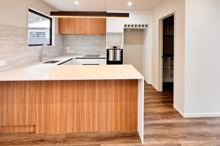 Photo of property in 7 Akoranga Place, Hornby, Christchurch, 8042