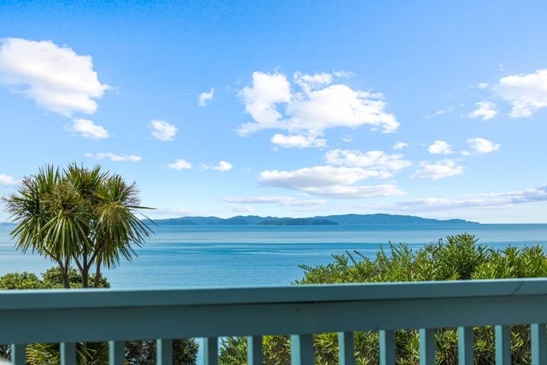 Photo of property in 30 Upper Chelverton Drive, Red Beach, 0932