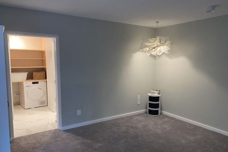 Photo of property in 22 Tanera Crescent, Brooklyn, Wellington, 6021