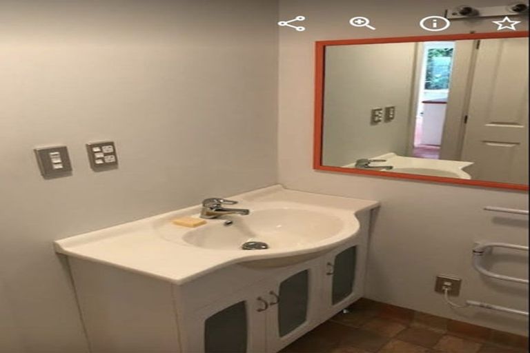 Photo of property in 55 Bedford Street, Northland, Wellington, 6012