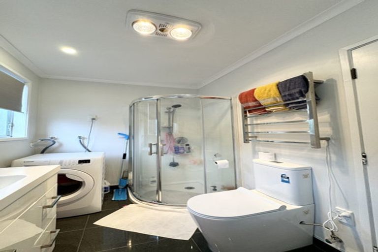 Photo of property in 2 Agincourt Street, Glenfield, Auckland, 0629