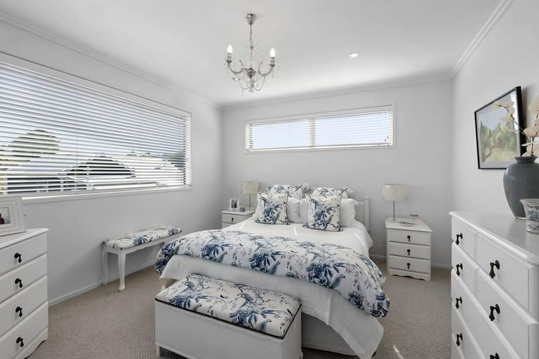 Photo of property in 10 Pendarves Street, New Plymouth, 4310