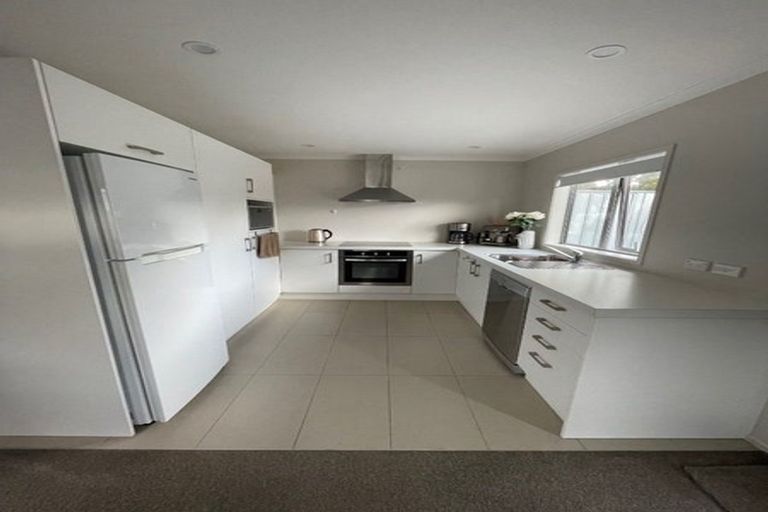 Photo of property in 38 Powrie Street, Glenfield, Auckland, 0629