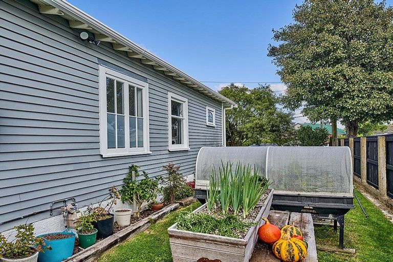 Photo of property in 84 Randwick Road, Moera, Lower Hutt, 5010