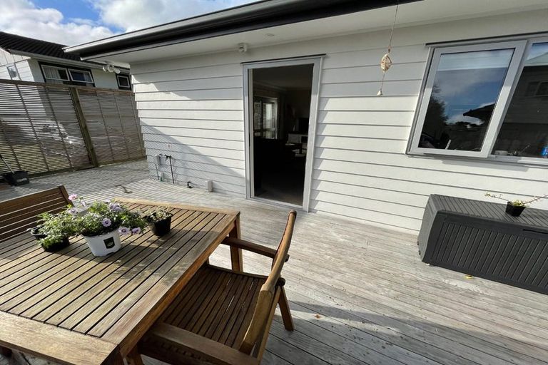 Photo of property in 38 Powrie Street, Glenfield, Auckland, 0629