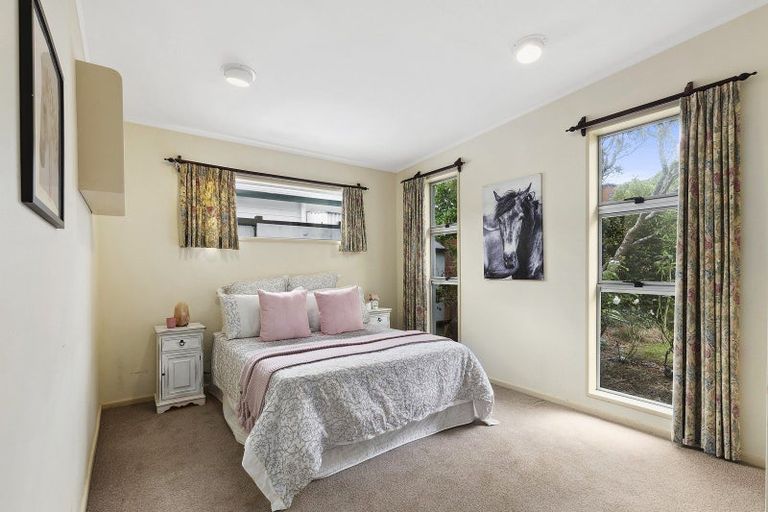 Photo of property in 8 Downing Street, Crofton Downs, Wellington, 6035