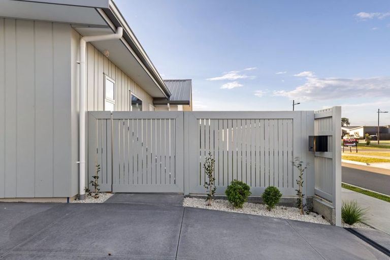 Photo of property in 5 Mangatainoka Lane, Awapuni, Palmerston North, 4412