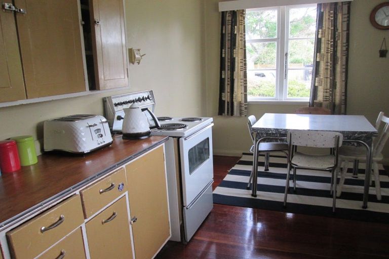 Photo of property in 13 Park Road, West End, Palmerston North, 4412