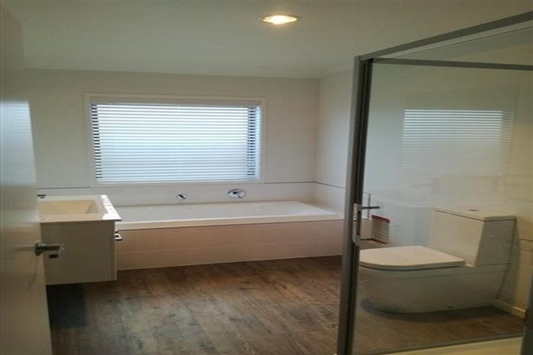 Photo of property in 18 Kahuparere Crescent, Pyes Pa, Tauranga, 3112