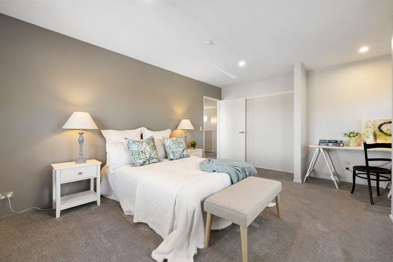 Photo of property in 165 Blighs Road, Strowan, Christchurch, 8052