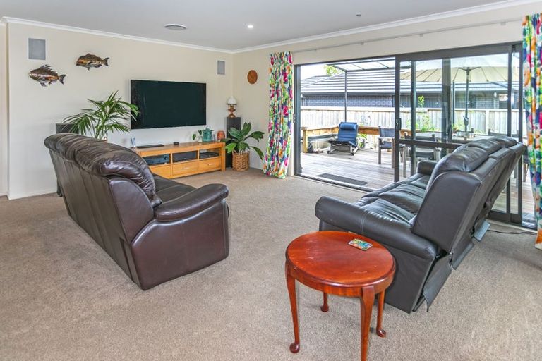 Photo of property in 23 Victoria Street, Coromandel, 3506